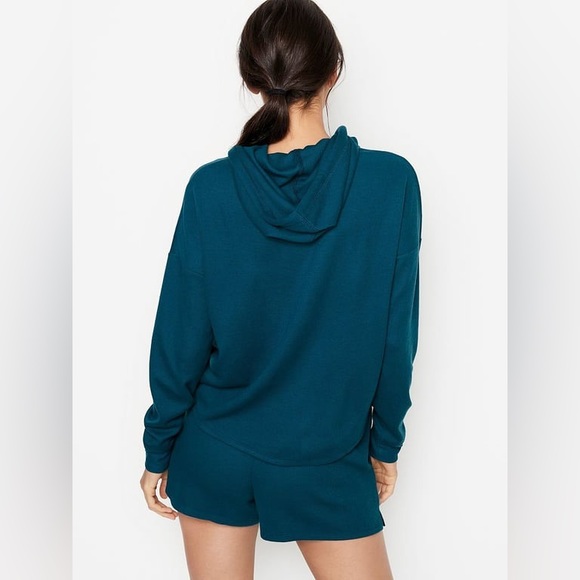 Set - Picture 3 of 5